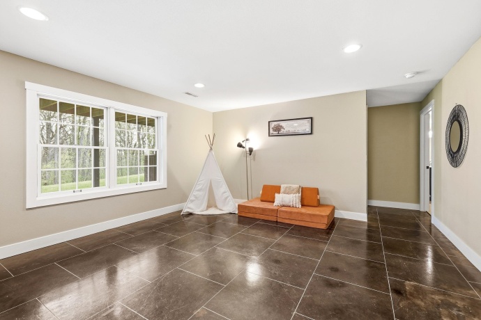 71 Ford, EAST DUBUQUE, Illinois 61025, 5 Bedrooms Bedrooms, ,3 BathroomsBathrooms,House,For Sale,Ford,202602492