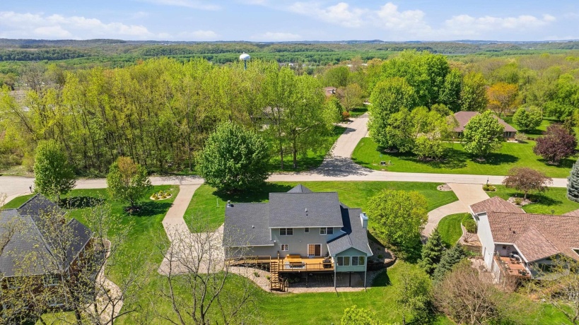71 Ford, EAST DUBUQUE, Illinois 61025, 5 Bedrooms Bedrooms, ,3 BathroomsBathrooms,House,For Sale,Ford,202602492