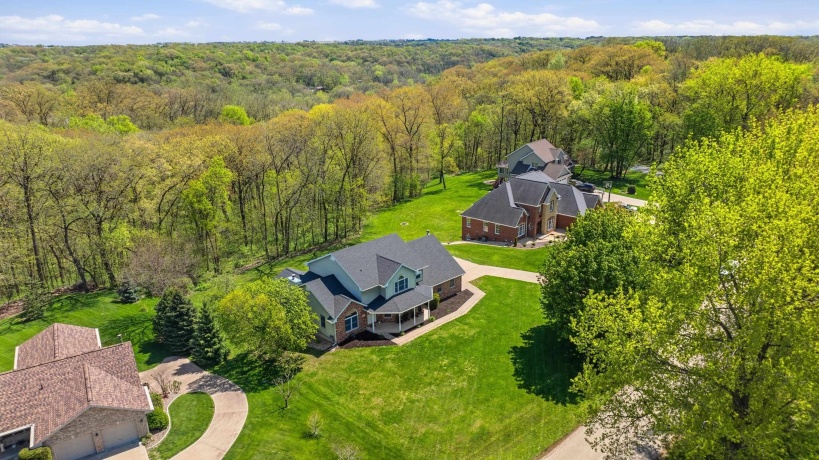 71 Ford, EAST DUBUQUE, Illinois 61025, 5 Bedrooms Bedrooms, ,3 BathroomsBathrooms,House,For Sale,Ford,202602492
