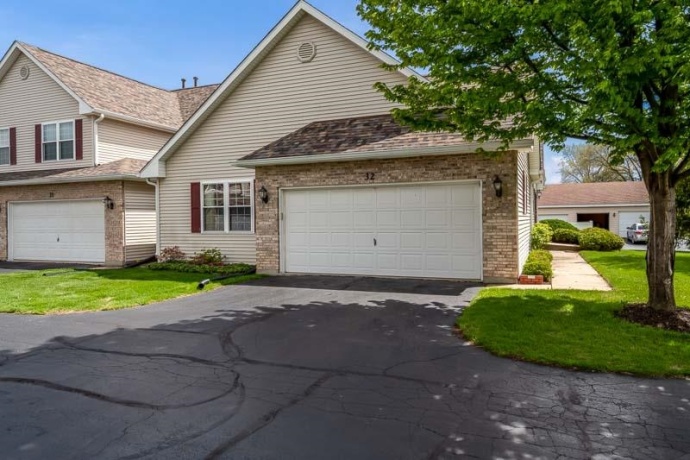 12014 BANEBERRY DR #32, ROSCOE, Illinois 61073, 2 Bedrooms Bedrooms, ,1 BathroomBathrooms,Condominium,For Sale,BANEBERRY DR #32,202602497