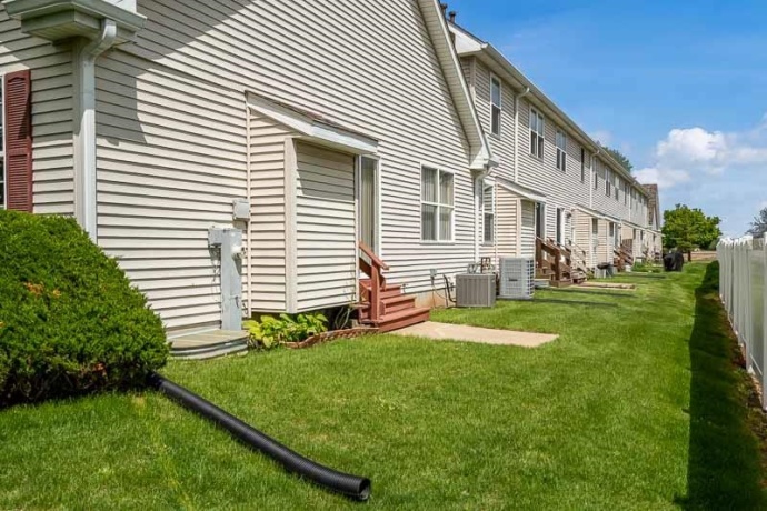 12014 BANEBERRY DR #32, ROSCOE, Illinois 61073, 2 Bedrooms Bedrooms, ,1 BathroomBathrooms,Condominium,For Sale,BANEBERRY DR #32,202602497