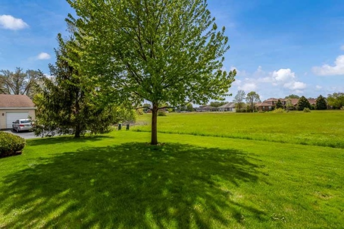 12014 BANEBERRY DR #32, ROSCOE, Illinois 61073, 2 Bedrooms Bedrooms, ,1 BathroomBathrooms,Condominium,For Sale,BANEBERRY DR #32,202602497