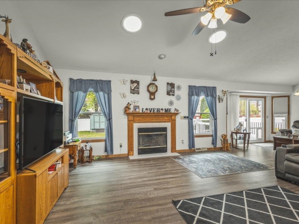 7396 Countryshire, ROCKFORD, Illinois 61107, 3 Bedrooms Bedrooms, ,2 BathroomsBathrooms,House,For Sale,Countryshire,202602495