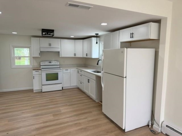 406 Willow, Granville, Illinois 61326, 3 Bedrooms Bedrooms, ,2 BathroomsBathrooms,House,For Sale,Willow,202602496