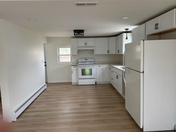 406 Willow, Granville, Illinois 61326, 3 Bedrooms Bedrooms, ,2 BathroomsBathrooms,House,For Sale,Willow,202602496