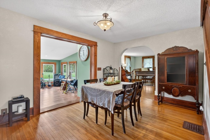 1392 RED BRICK, DIXON, Illinois 61021, 3 Bedrooms Bedrooms, ,2 BathroomsBathrooms,House,For Sale,RED BRICK,202602505