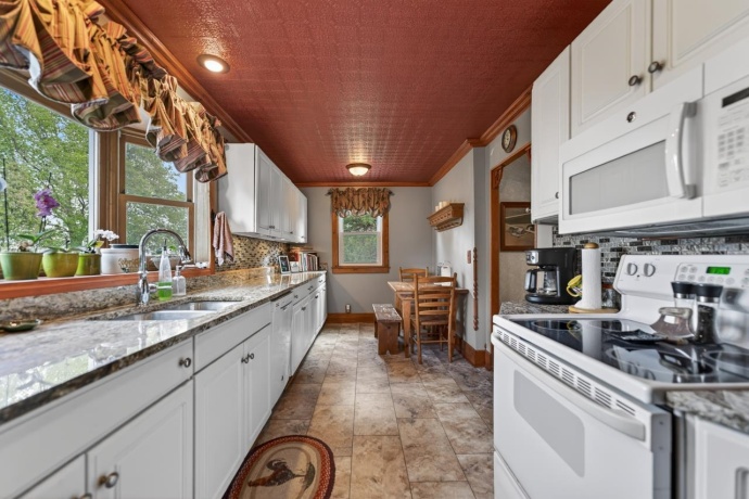1392 RED BRICK, DIXON, Illinois 61021, 3 Bedrooms Bedrooms, ,2 BathroomsBathrooms,House,For Sale,RED BRICK,202602505