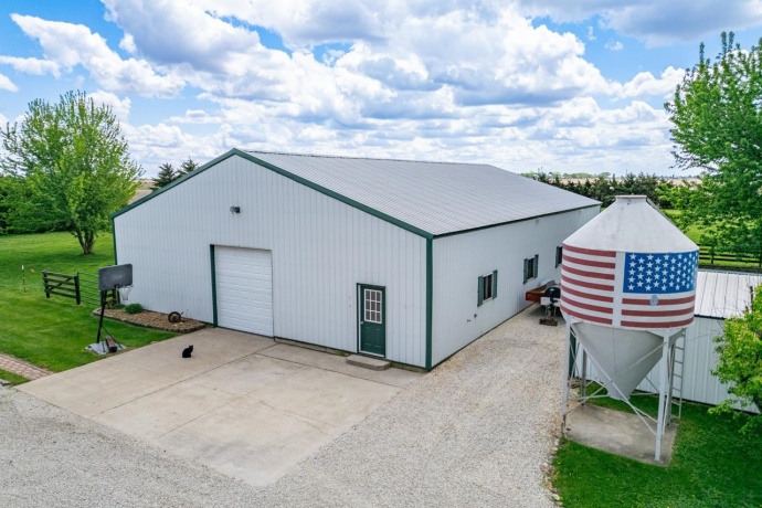 1392 RED BRICK, DIXON, Illinois 61021, 3 Bedrooms Bedrooms, ,2 BathroomsBathrooms,House,For Sale,RED BRICK,202602505