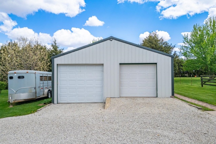 1392 RED BRICK, DIXON, Illinois 61021, 3 Bedrooms Bedrooms, ,2 BathroomsBathrooms,House,For Sale,RED BRICK,202602505