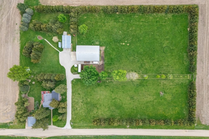 1392 RED BRICK, DIXON, Illinois 61021, 3 Bedrooms Bedrooms, ,2 BathroomsBathrooms,House,For Sale,RED BRICK,202602505