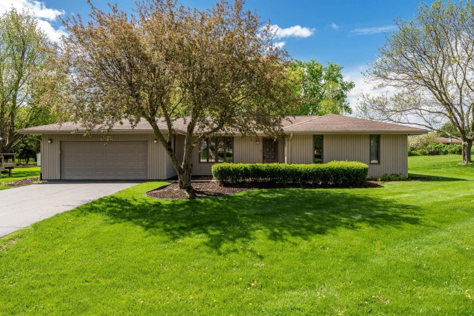 11891 Tresemer, ROSCOE, Illinois 61073, 3 Bedrooms Bedrooms, ,2 BathroomsBathrooms,House,For Sale,Tresemer,202602508