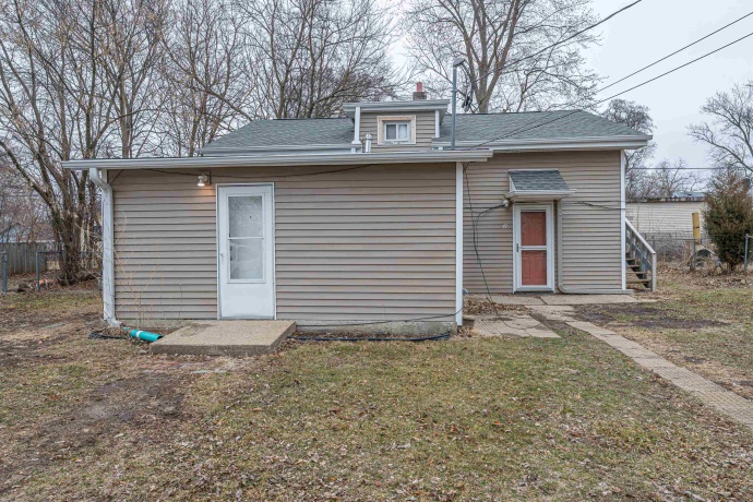 2916 Sewell, ROCKFORD, Illinois 61109, ,3 - 4 Units,For Sale,Sewell,202601486