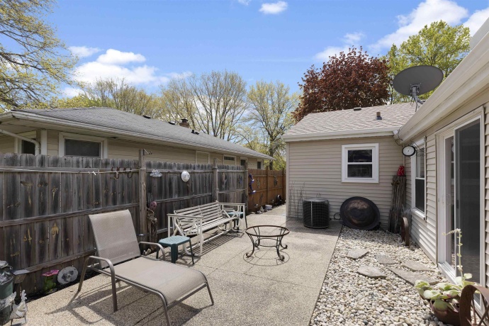 2023 Crestwood, ROCKFORD, Illinois 61103, 3 Bedrooms Bedrooms, ,1 BathroomBathrooms,House,For Sale,Crestwood,202602509