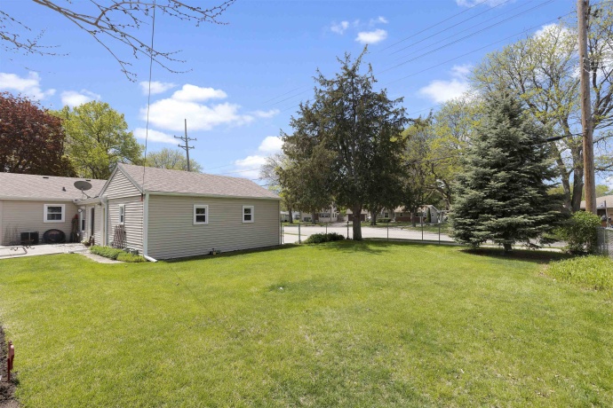 2023 Crestwood, ROCKFORD, Illinois 61103, 3 Bedrooms Bedrooms, ,1 BathroomBathrooms,House,For Sale,Crestwood,202602509