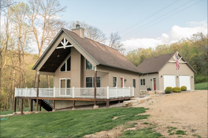 5829 Pleasant Hill, ELIZABETH, Illinois 61028, 2 Bedrooms Bedrooms, ,2 BathroomsBathrooms,House,For Sale,Pleasant Hill,202602512