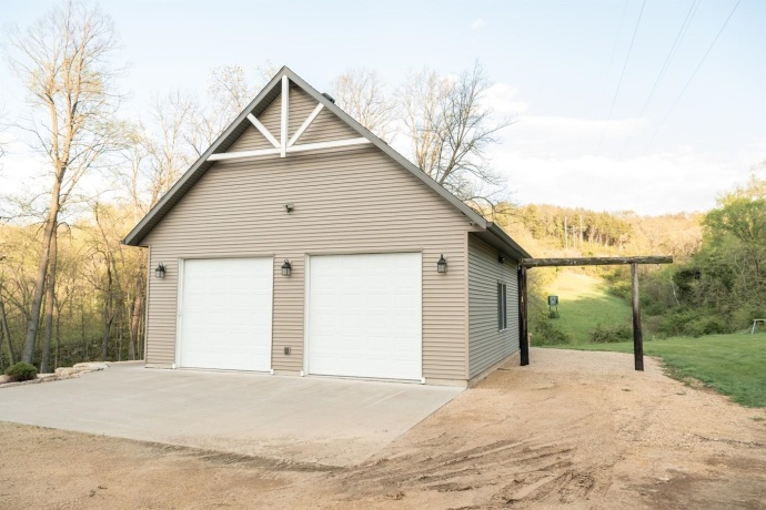 5829 Pleasant Hill, ELIZABETH, Illinois 61028, 2 Bedrooms Bedrooms, ,2 BathroomsBathrooms,House,For Sale,Pleasant Hill,202602512