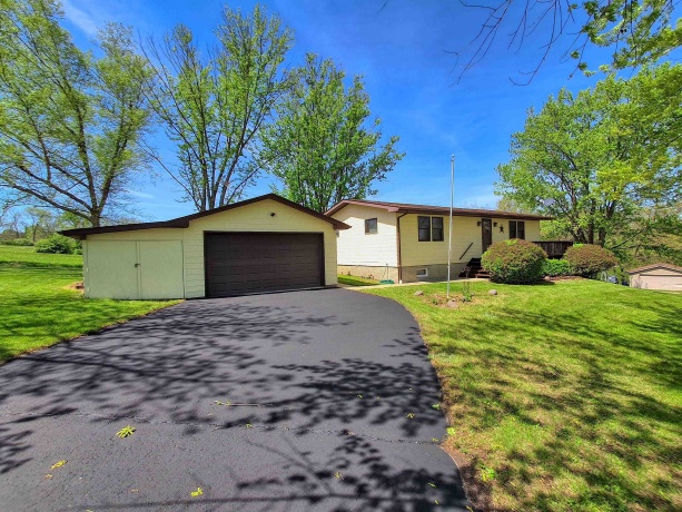 5-68 Dusky, LAKE CARROLL, Illinois 61046, 2 Bedrooms Bedrooms, ,2 BathroomsBathrooms,House,For Sale,Dusky,202602513