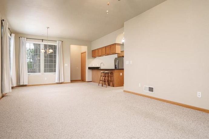 607 Queens, ROCKTON, Illinois 61072, 2 Bedrooms Bedrooms, ,2 BathroomsBathrooms,Condominium,For Sale,Queens,202602515