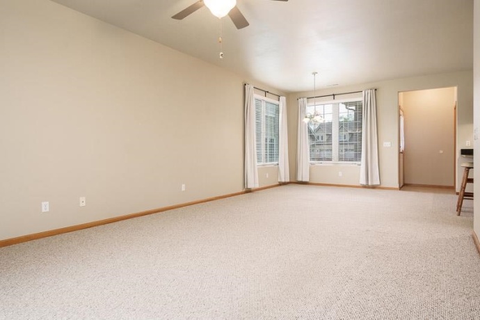 607 Queens, ROCKTON, Illinois 61072, 2 Bedrooms Bedrooms, ,2 BathroomsBathrooms,Condominium,For Sale,Queens,202602515