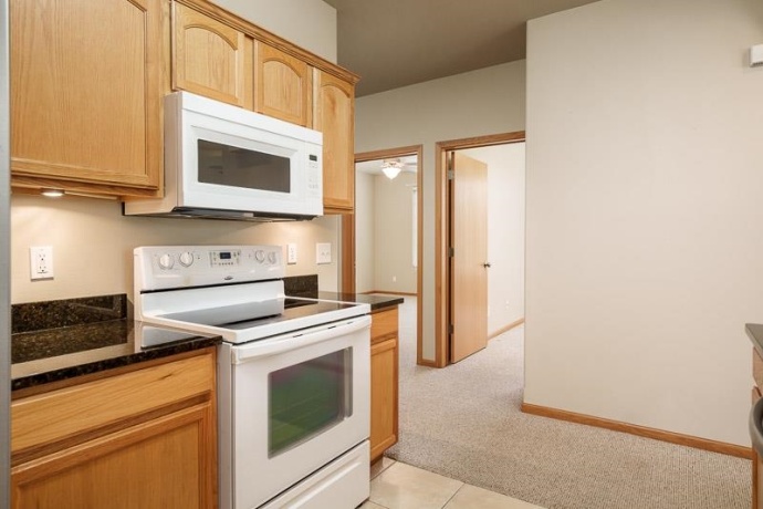 607 Queens, ROCKTON, Illinois 61072, 2 Bedrooms Bedrooms, ,2 BathroomsBathrooms,Condominium,For Sale,Queens,202602515