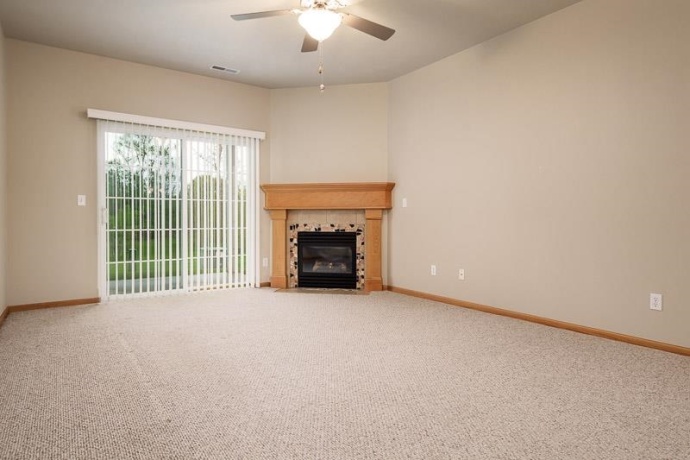 607 Queens, ROCKTON, Illinois 61072, 2 Bedrooms Bedrooms, ,2 BathroomsBathrooms,Condominium,For Sale,Queens,202602515