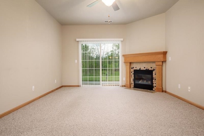 607 Queens, ROCKTON, Illinois 61072, 2 Bedrooms Bedrooms, ,2 BathroomsBathrooms,Condominium,For Sale,Queens,202602515