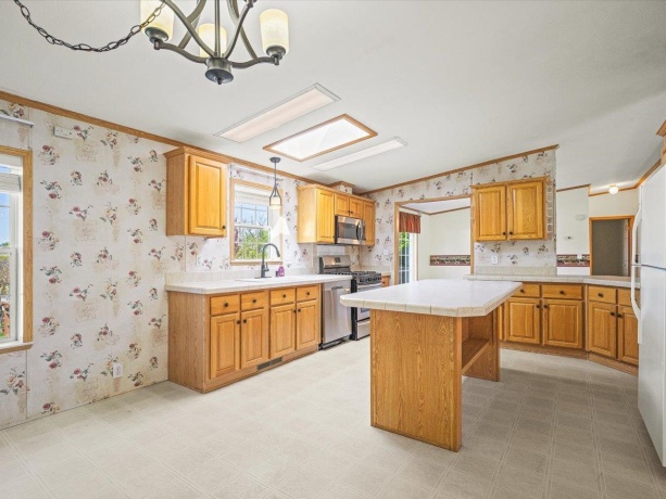 8438 HICKORY TREE, MACHESNEY PARK, Illinois 61115, 3 Bedrooms Bedrooms, ,2 BathroomsBathrooms,House,For Sale,HICKORY TREE,202602516