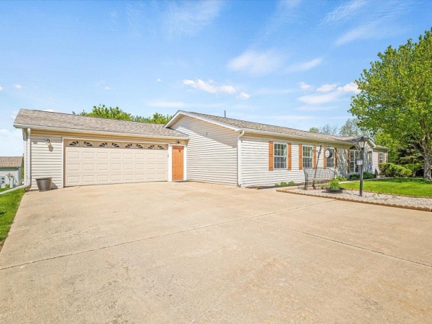 8438 HICKORY TREE, MACHESNEY PARK, Illinois 61115, 3 Bedrooms Bedrooms, ,2 BathroomsBathrooms,House,For Sale,HICKORY TREE,202602516