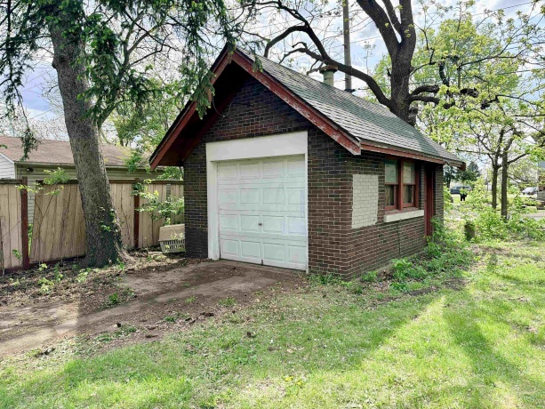 1811 4TH, ROCKFORD, Illinois 61104, 4 Bedrooms Bedrooms, ,1 BathroomBathrooms,House,For Sale,4TH,202602518