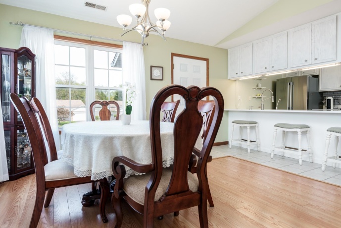 6307 OAK CREST, LOVES PARK, Illinois 61111, 2 Bedrooms Bedrooms, ,2 BathroomsBathrooms,Condominium,For Sale,OAK CREST,202602521