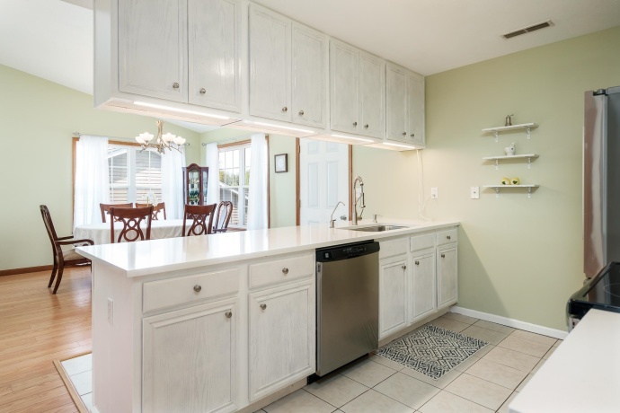 6307 OAK CREST, LOVES PARK, Illinois 61111, 2 Bedrooms Bedrooms, ,2 BathroomsBathrooms,Condominium,For Sale,OAK CREST,202602521