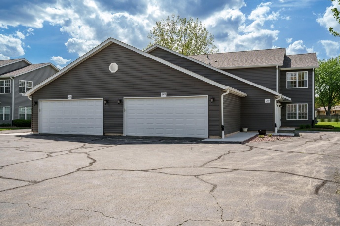 6307 OAK CREST, LOVES PARK, Illinois 61111, 2 Bedrooms Bedrooms, ,2 BathroomsBathrooms,Condominium,For Sale,OAK CREST,202602521