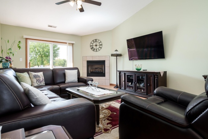 6307 OAK CREST, LOVES PARK, Illinois 61111, 2 Bedrooms Bedrooms, ,2 BathroomsBathrooms,Condominium,For Sale,OAK CREST,202602521