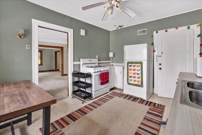 424 Washington, ROCKFORD, Illinois 61104, ,2 Units,For Sale,Washington,202602520