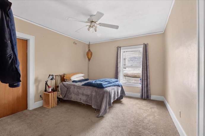 424 Washington, ROCKFORD, Illinois 61104, ,2 Units,For Sale,Washington,202602520