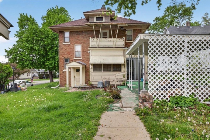 424 Washington, ROCKFORD, Illinois 61104, ,2 Units,For Sale,Washington,202602520