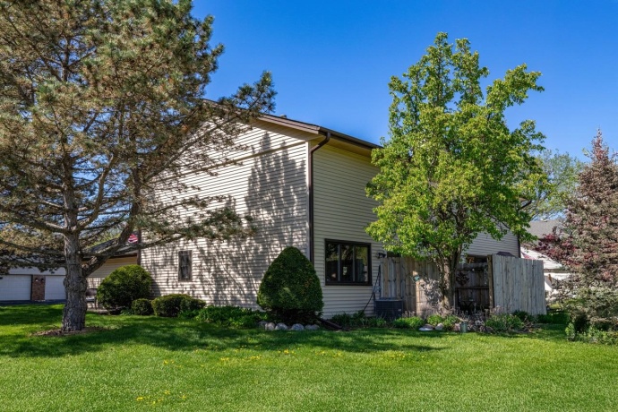 796 TULIP LN #23, ROCKFORD, Illinois 61107, 2 Bedrooms Bedrooms, ,1 BathroomBathrooms,Condominium,For Sale,TULIP LN #23,202602522