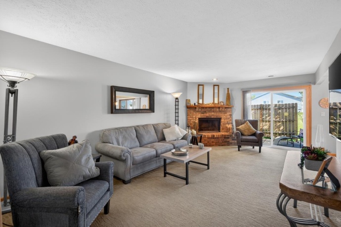 796 TULIP LN #23, ROCKFORD, Illinois 61107, 2 Bedrooms Bedrooms, ,1 BathroomBathrooms,Condominium,For Sale,TULIP LN #23,202602522