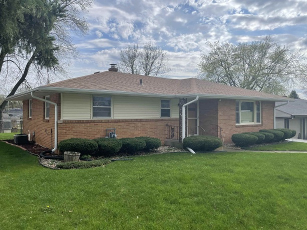 3815 Kentucky Drive, ROCKFORD, Illinois 61114, 2 Bedrooms Bedrooms, ,2 BathroomsBathrooms,House,For Sale,Kentucky Drive,202602531