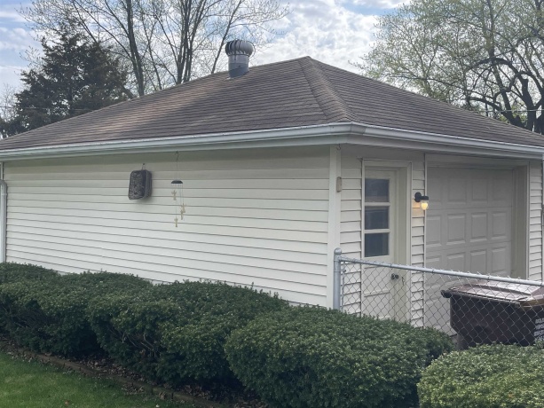 3815 Kentucky Drive, ROCKFORD, Illinois 61114, 2 Bedrooms Bedrooms, ,2 BathroomsBathrooms,House,For Sale,Kentucky Drive,202602531
