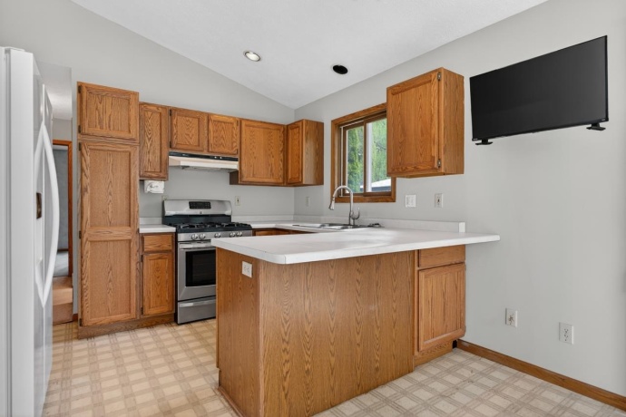 3052 Breezeway, ROCKFORD, Illinois 61109, 3 Bedrooms Bedrooms, ,2 BathroomsBathrooms,House,For Sale,Breezeway,202602537