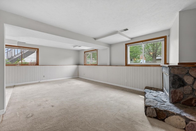 3052 Breezeway, ROCKFORD, Illinois 61109, 3 Bedrooms Bedrooms, ,2 BathroomsBathrooms,House,For Sale,Breezeway,202602537