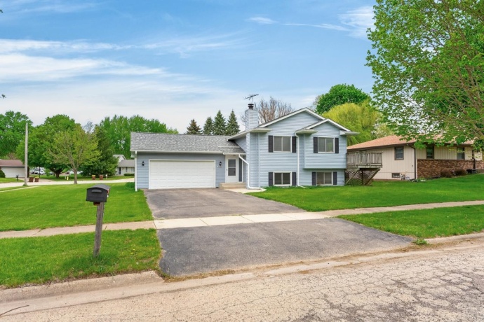 3052 Breezeway, ROCKFORD, Illinois 61109, 3 Bedrooms Bedrooms, ,2 BathroomsBathrooms,House,For Sale,Breezeway,202602537