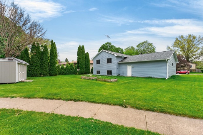 3052 Breezeway, ROCKFORD, Illinois 61109, 3 Bedrooms Bedrooms, ,2 BathroomsBathrooms,House,For Sale,Breezeway,202602537