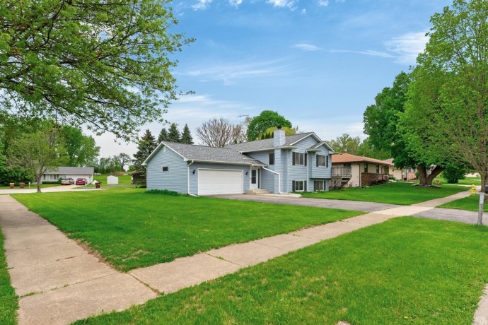 3052 Breezeway, ROCKFORD, Illinois 61109, 3 Bedrooms Bedrooms, ,2 BathroomsBathrooms,House,For Sale,Breezeway,202602537