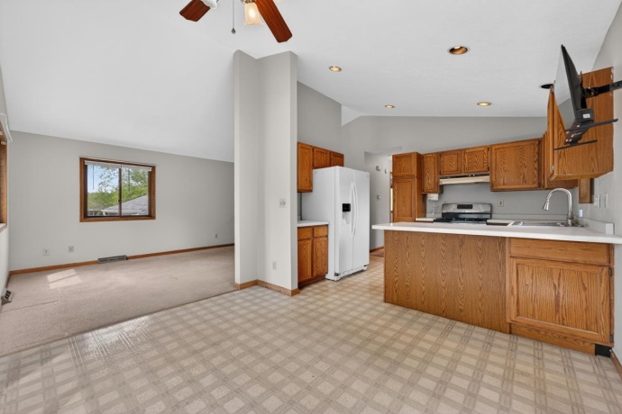 3052 Breezeway, ROCKFORD, Illinois 61109, 3 Bedrooms Bedrooms, ,2 BathroomsBathrooms,House,For Sale,Breezeway,202602537