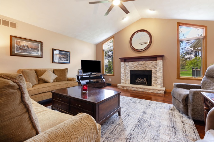 7576 Deer Track, ROCKFORD, Illinois 61102, 4 Bedrooms Bedrooms, ,3 BathroomsBathrooms,House,For Sale,Deer Track,202602538