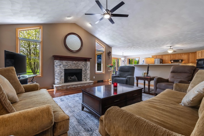 7576 Deer Track, ROCKFORD, Illinois 61102, 4 Bedrooms Bedrooms, ,3 BathroomsBathrooms,House,For Sale,Deer Track,202602538
