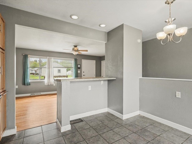 1270 Staver, FREEPORT, Illinois 61032, 3 Bedrooms Bedrooms, ,1 BathroomBathrooms,House,For Sale,Staver,202602539