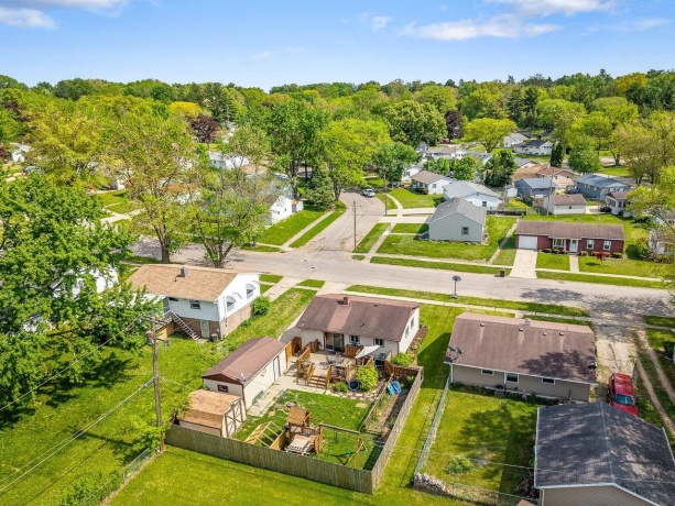 1270 Staver, FREEPORT, Illinois 61032, 3 Bedrooms Bedrooms, ,1 BathroomBathrooms,House,For Sale,Staver,202602539